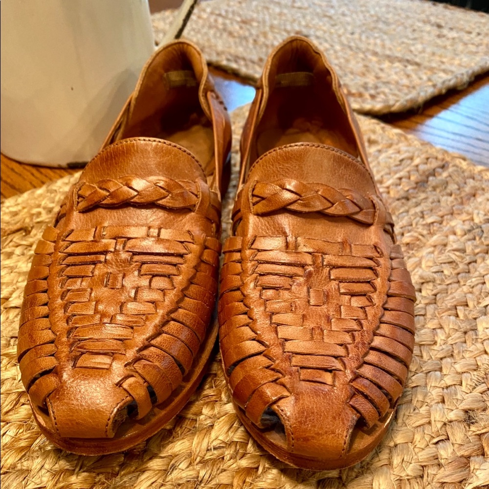 Frye Huarache Flat Size 6.5-Sold out in this size!